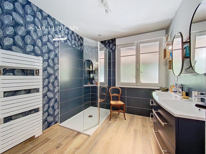 Maison - 170 m² - 7 pièces