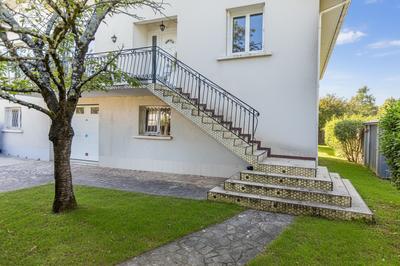 Maison - 260 m² - 8 pièces