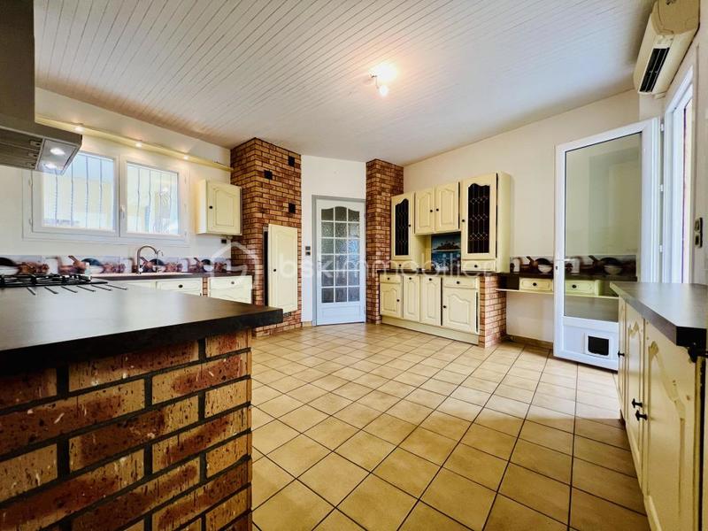 Villa - 200 m² - 8 pièces