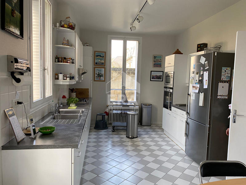 Maison - 379 m² - 15 pièces