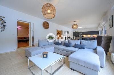 Maison - 250 m² - 6 pièces