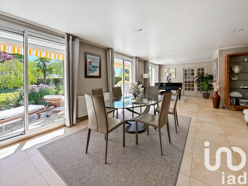 Maison - 180 m² - 7 pièces