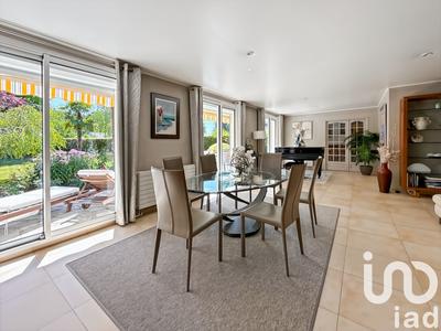 Maison - 180 m² - 7 pièces