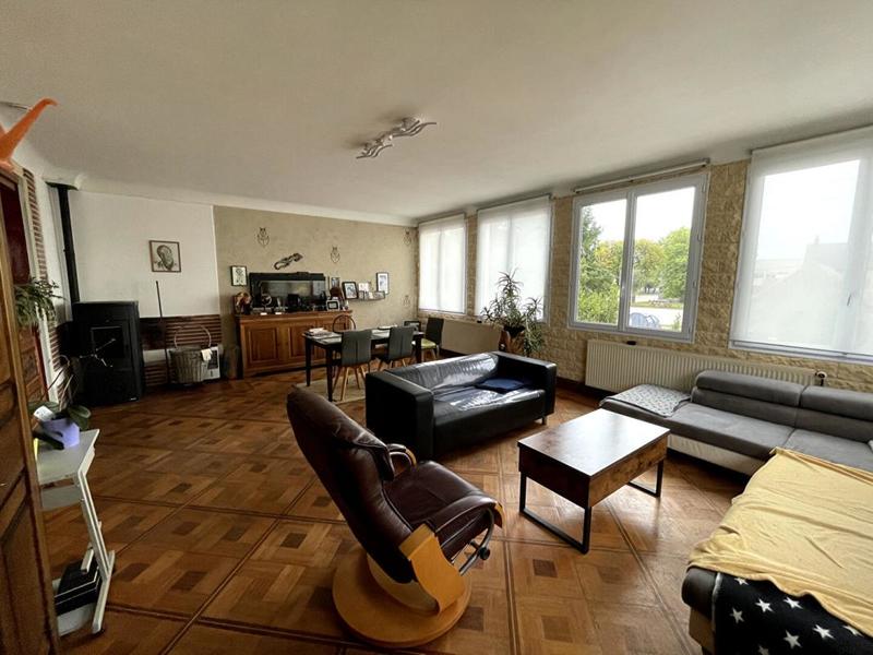 Maison - 380 m² - 16 pièces