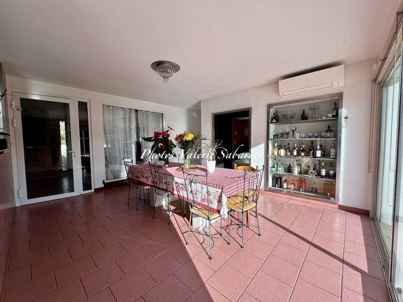 Propriété - 270 m² - 9 pièces