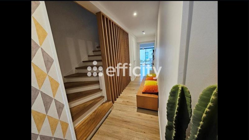 Maison - 182 m² - 8 pièces