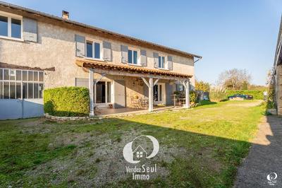 Maison traditionnelle - 202 m² - 7 pièces