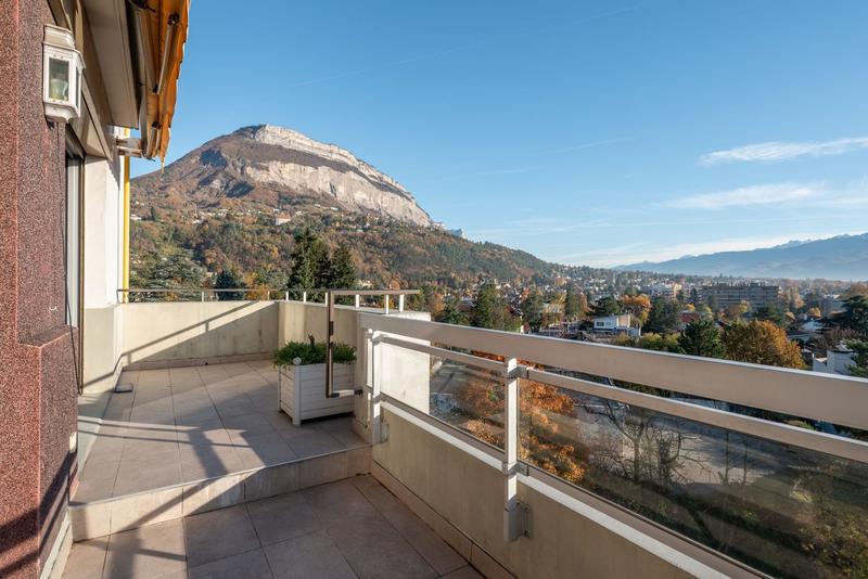 Appartement - 93 m² - 3 pièces