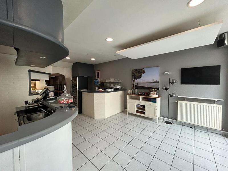 Maison - 236 m² - 10 pièces