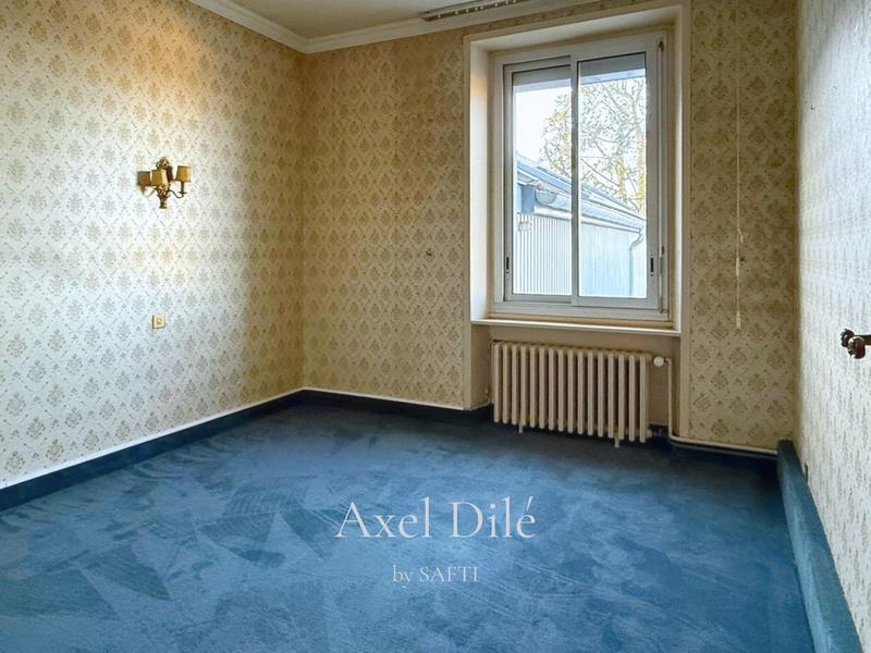 Maison - 214 m² - 8 pièces