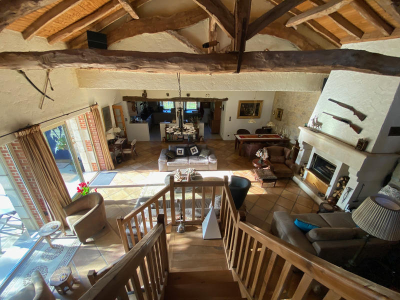 Maison - 232 m² - 7 pièces