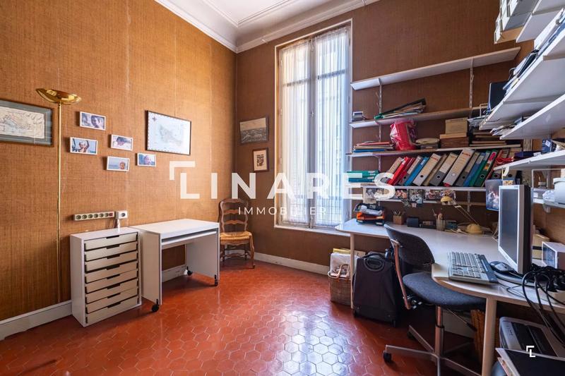Appartement - 211 m² - 6 pièces