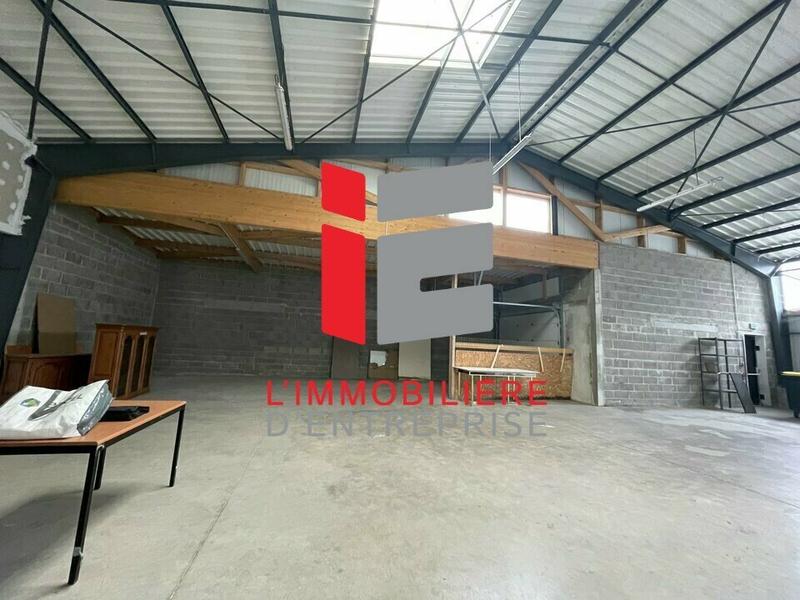 Local commercial - 922 m²