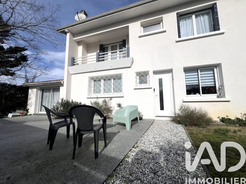Maison - 165 m² - 8 pièces