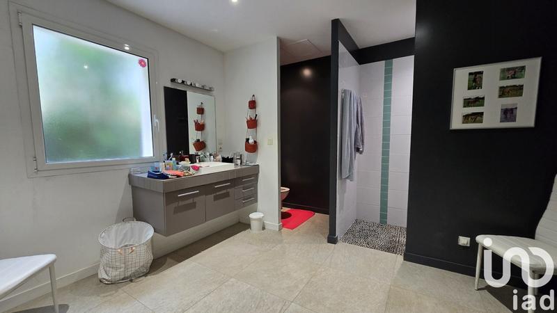 Maison - 196 m² - 7 pièces