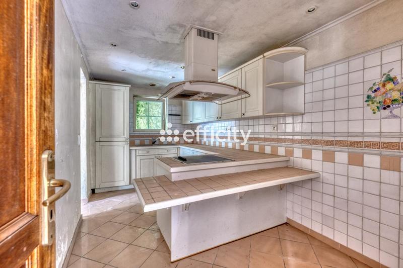 Demeure - 270 m² - 8 pièces