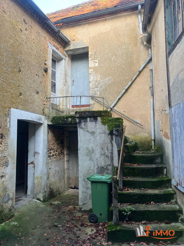 Maison - 220 m² - 9 pièces