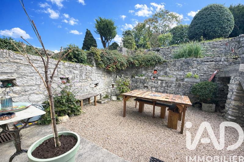 Maison - 214 m² - 8 pièces