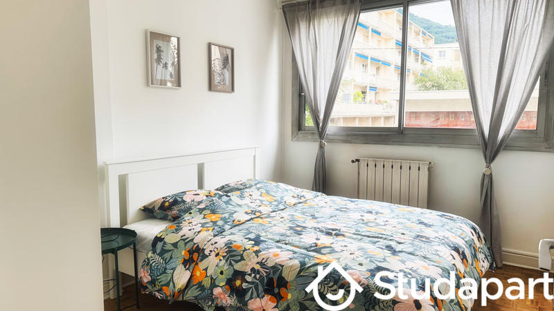 Appartement - 84 m² - 5 pièces