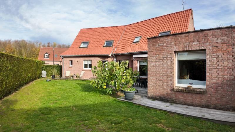 Maison contemporaine - 191 m² - 5 pièces