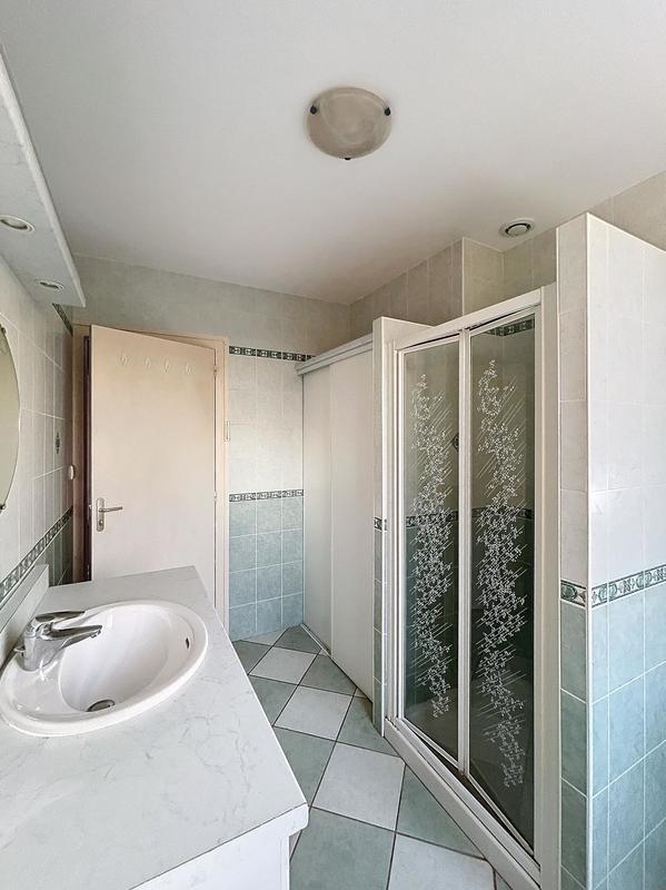 Maison - 212 m² - 7 pièces