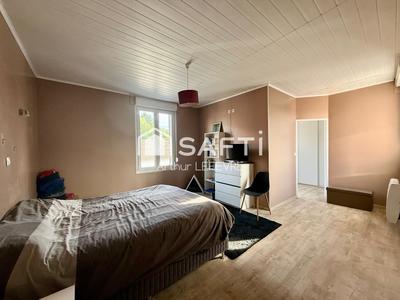 Maison - 240 m² - 6 pièces