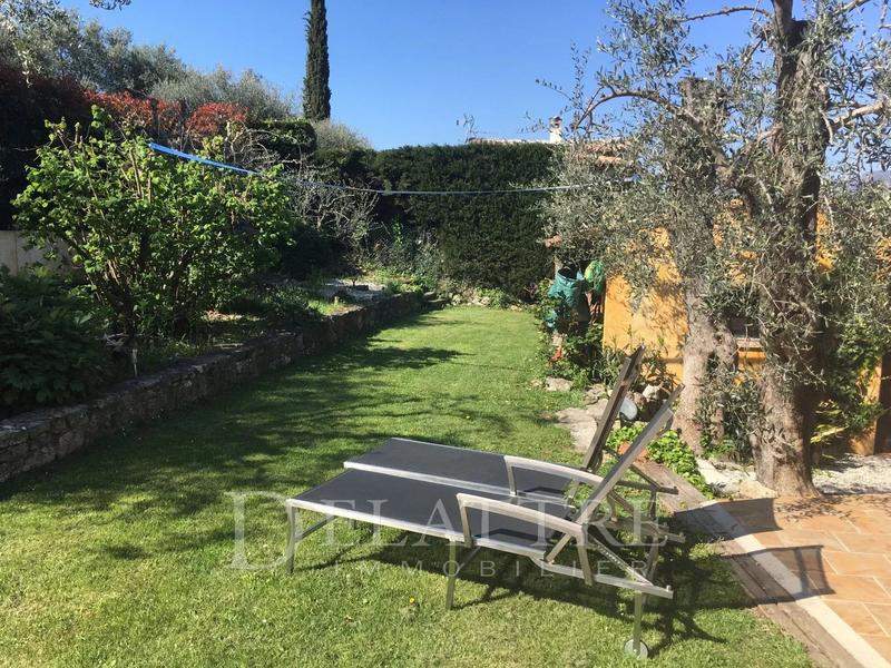 Maison - 232 m² - 8 pièces