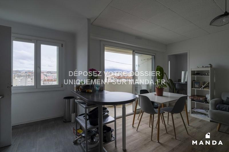 Chambre - 10 m² - 4 pièces