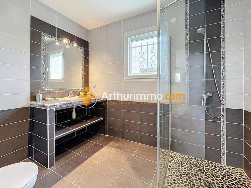 Maison - 233 m² - 6 pièces