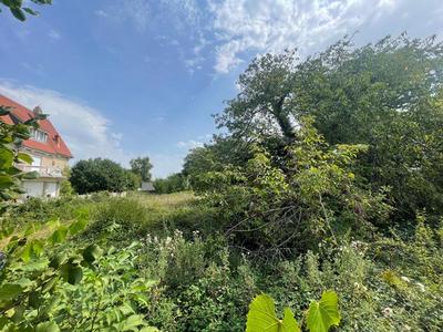 Terrain constructible - 1 638 m²