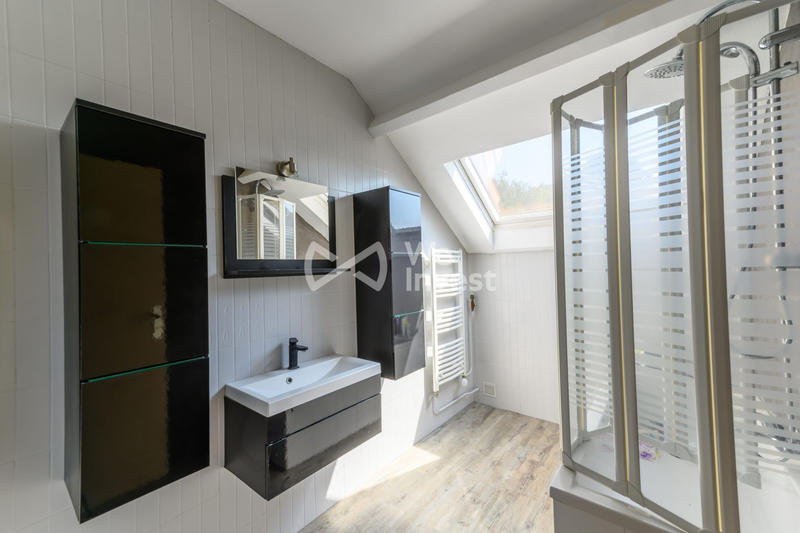 Maison - 180 m² - 8 pièces