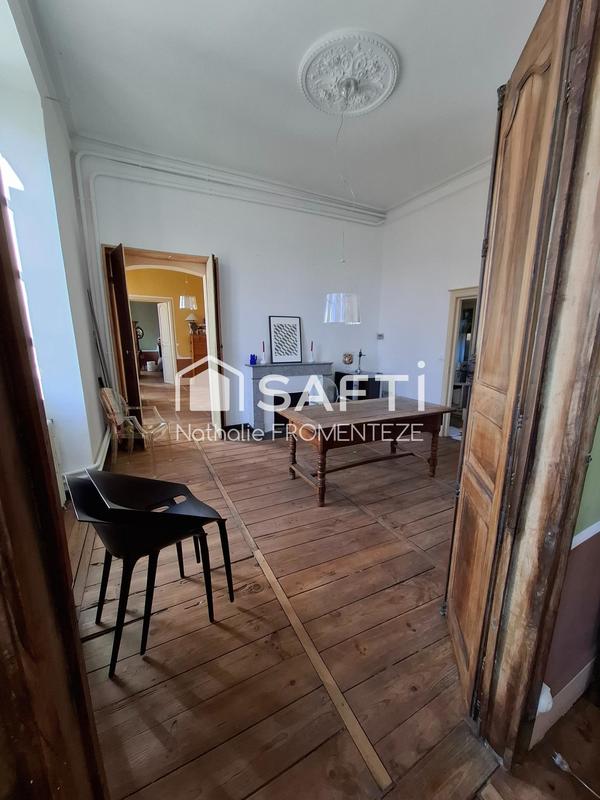 Appartement - 144 m² - 7 pièces