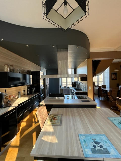 Maison - 200 m² - 9 pièces