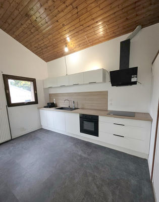 Maison - 180 m² - 8 pièces