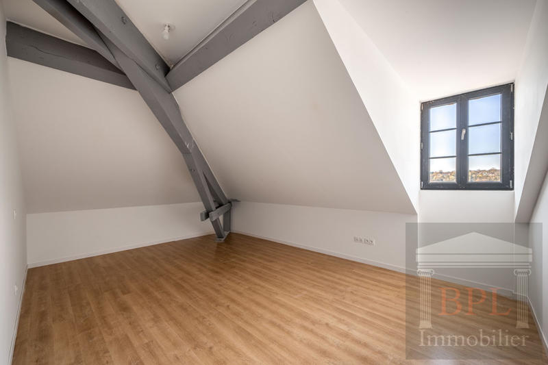 Appartement - 90 m² - 3 pièces