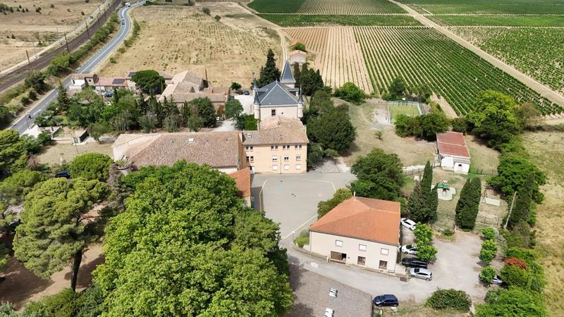 Maison - 3 706 m² - 13 pièces