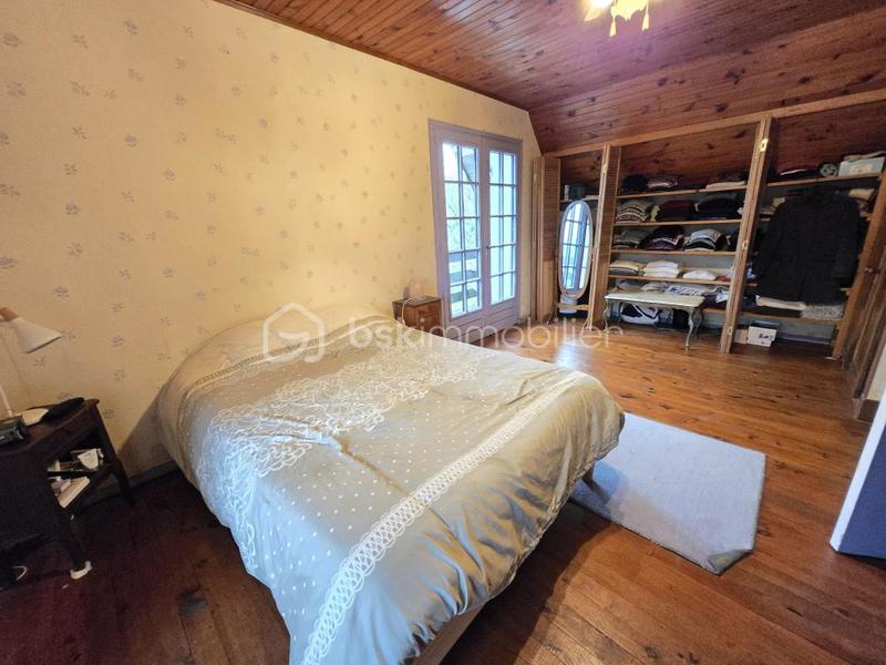 Pavillon - 261 m² - 10 pièces