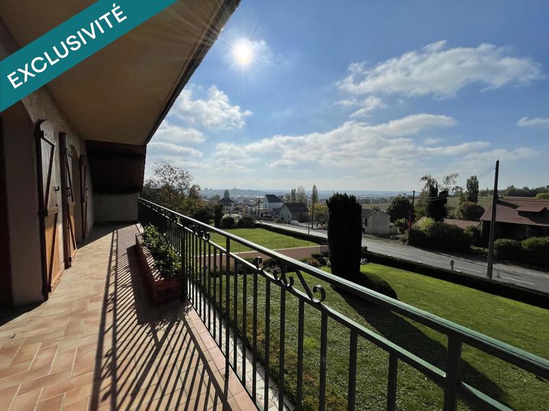 Maison - 234 m² - 8 pièces