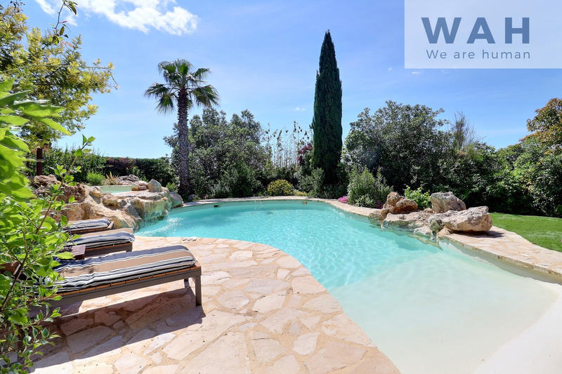 Villa - 226 m² - 7 pièces