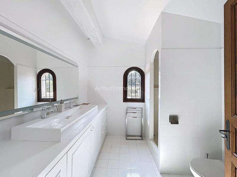 Maison - 378 m² - 7 pièces