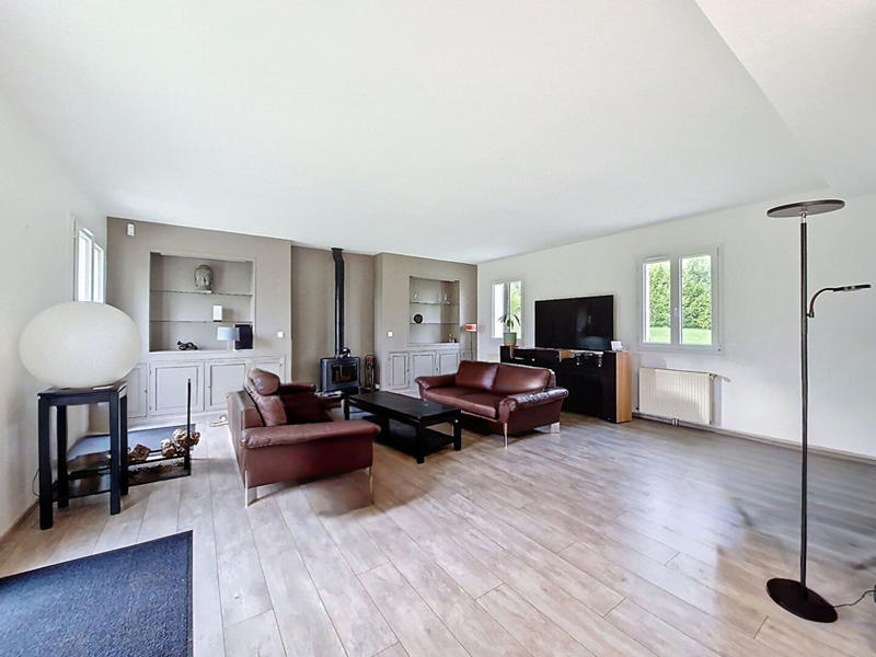 Maison - 230 m² - 7 pièces