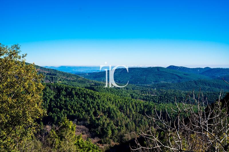 Mas - 244 m² - 13 pièces