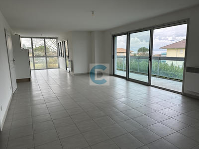 Appartement - 107 m² - 4 pièces