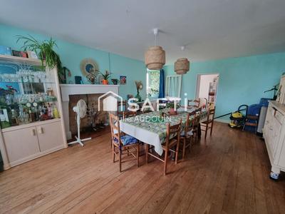 Maison - 275 m² - 11 pièces