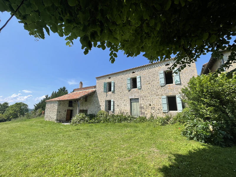 Maison - 280 m² - 14 pièces