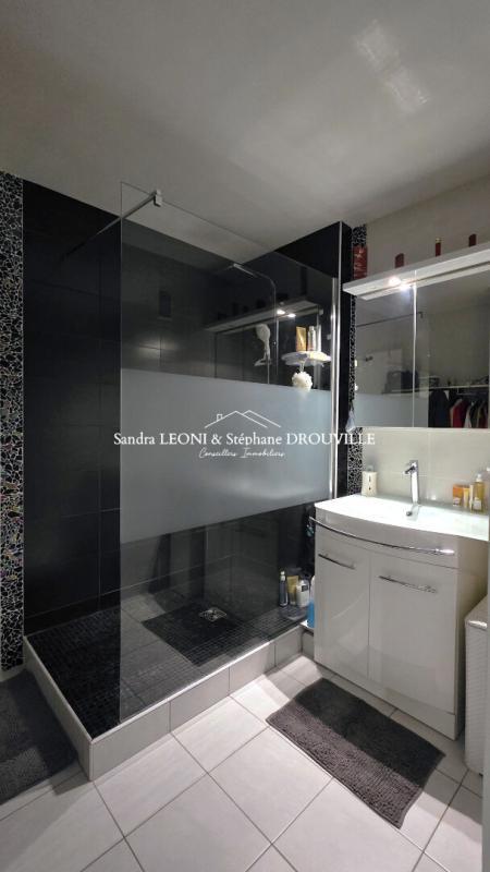 Appartement - 93 m² - 5 pièces