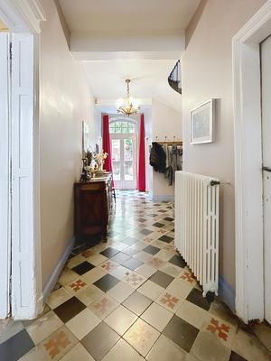 Maison - 265 m² - 10 pièces