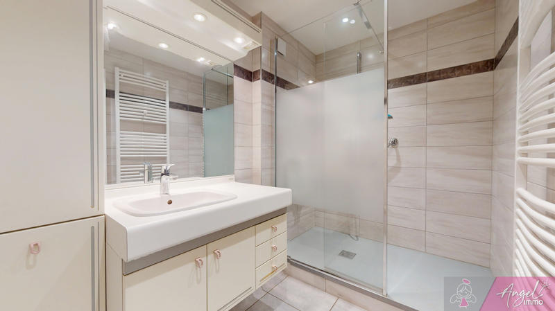 Appartement - 79 m² - 4 pièces