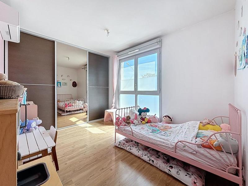 Appartement - 80 m² - 4 pièces