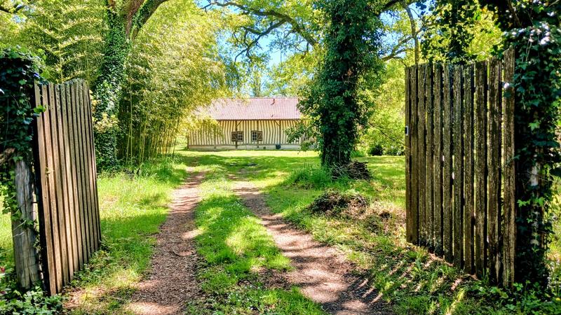 Maison - 230 m² - 7 pièces